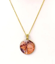 Kadın canlı resimli gold şık kolye